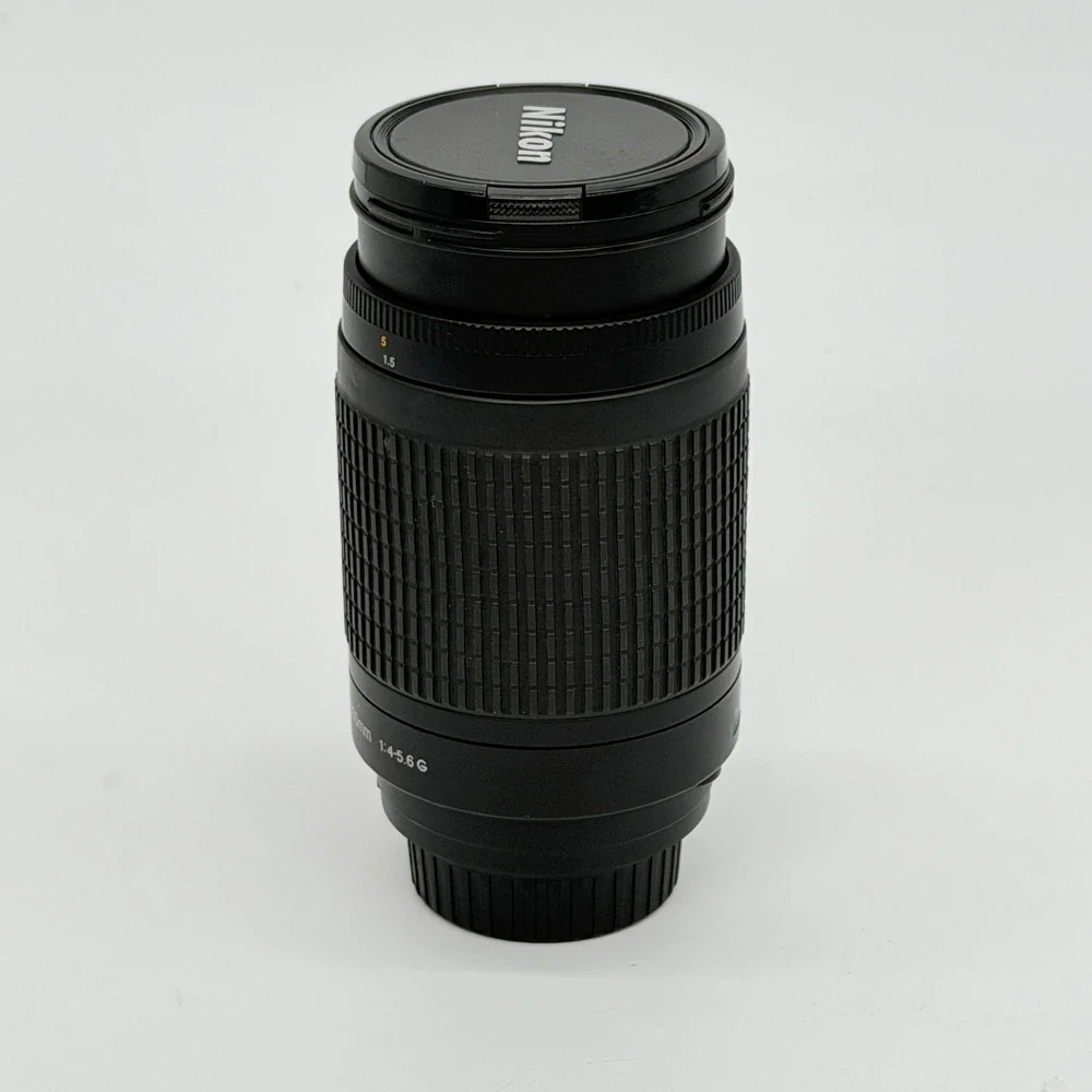 Nikon AF Nikkor 70-300mm f/4-5.6G Telephoto Zoom Lens F-Mount Black 9439535